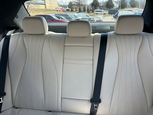 Used 2017 Mercedes-Benz E 300 4MATIC image 15