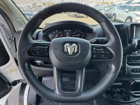 Used 2025 RAM ProMaster 2500 w/ Convenience Group FWD image 17