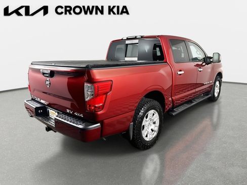 Used 2018 Nissan Titan SV w/ SV Convenience Package image 5