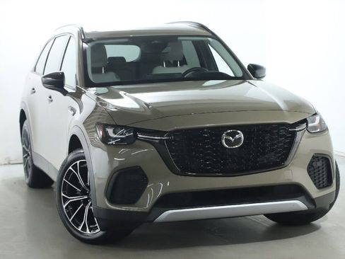 Certified 2025 MAZDA CX-70 Plug-In Hybrid w/ Premium Pkg AWD/4WD image 3