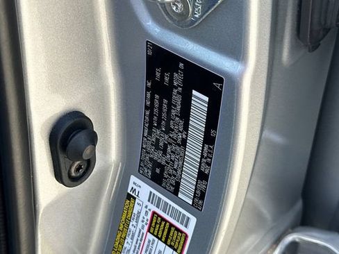 Used 2022 Toyota Highlander XLE AWD/4WD image 31