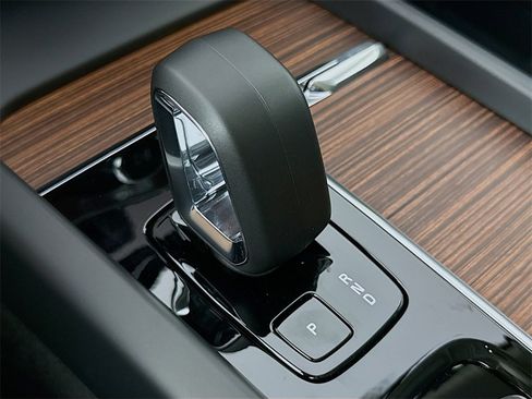 New 2026 Volvo V60 B5 Cross Country Plus w/ Climate Package image 16