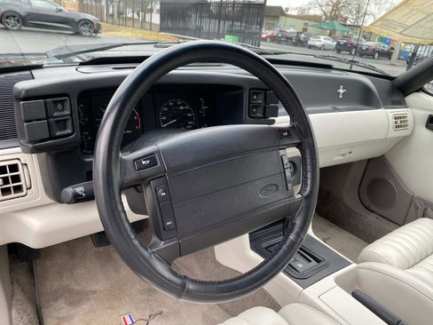 Used 1990 Ford Mustang LX image 23