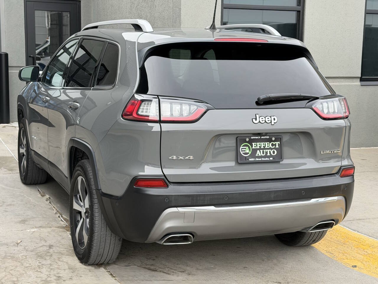 Used 2021 Jeep Cherokee Limited AWD/4WD image 8