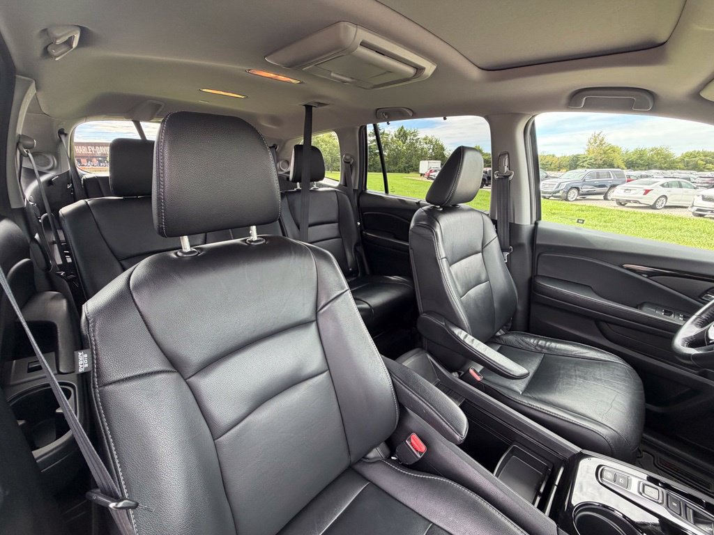 Used 2017 Honda Pilot Touring image 31