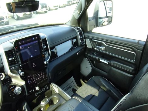 Used 2025 RAM 1500 Laramie w/ Night Edition AWD/4WD image 16