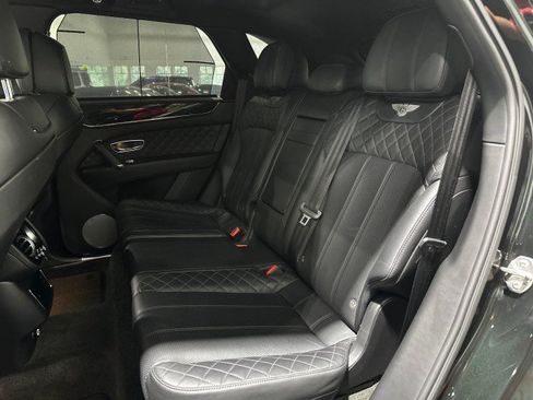 Used 2017 Bentley Bentayga AWD/4WD image 50