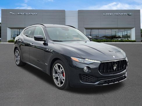 Used 2018 Maserati Levante GranSport AWD/4WD image 2