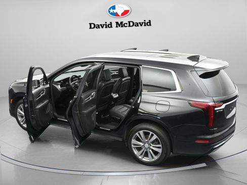 Used 2022 Cadillac XT6 Premium Luxury w/ Technology Package image 11