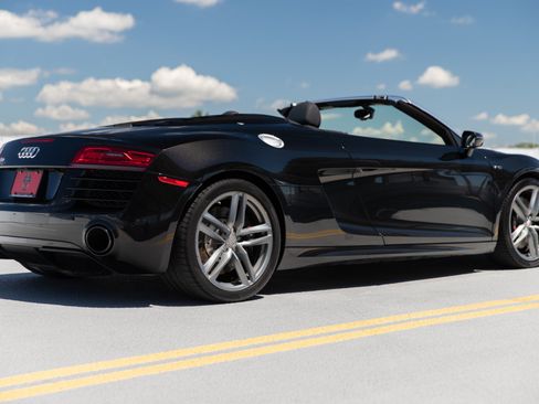 Used 2014 Audi R8 V10 AWD/4WD image 7