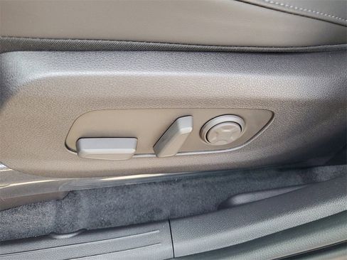 New 2026 Kia Carnival EX image 7