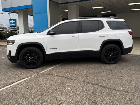 Used 2022 GMC Acadia SLE w/ Driver Convenience Package image 4