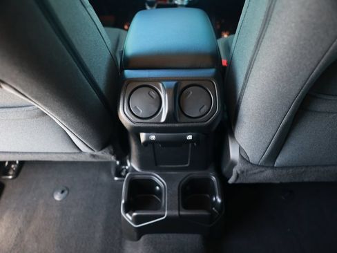 Used 2024 Jeep Wrangler Unlimited Sport AWD/4WD image 33
