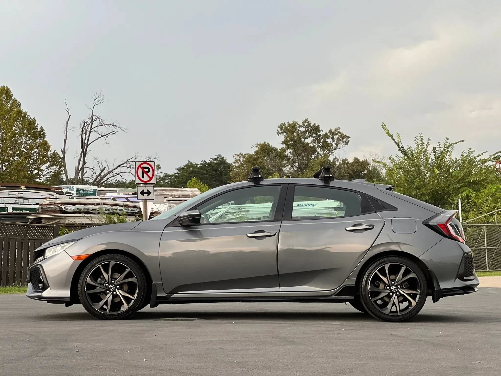 Used 2017 Honda Civic Sport image 2