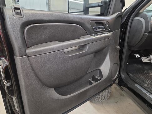 Used 2013 Chevrolet Silverado 2500 LTZ w/ LTZ Plus Package image 28