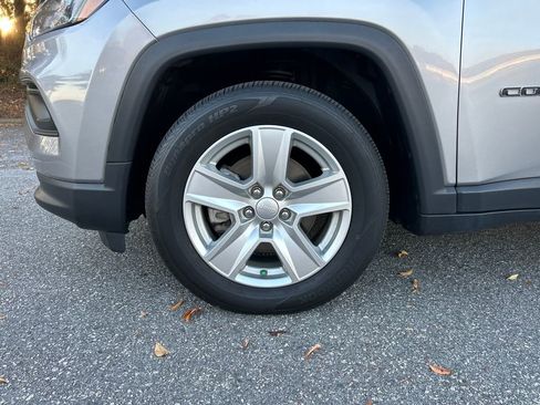 Used 2022 Jeep Compass Latitude image 28