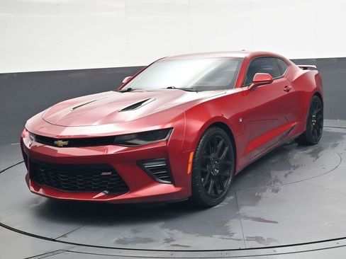 Used 2017 Chevrolet Camaro SS image 8