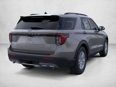 New 2026 Ford Explorer Active w/ Active Comfort Package RWD image 8