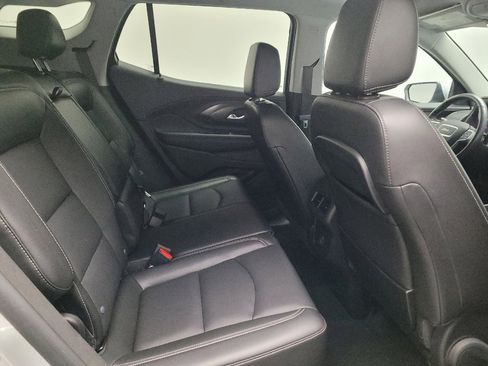 Used 2022 GMC Terrain SLT w/ Infotainment Package II FWD image 19