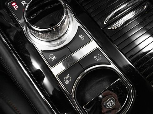 Used 2016 Jaguar XJ R image 61