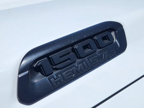 Used 2020 RAM 1500 Big Horn AWD/4WD image 11