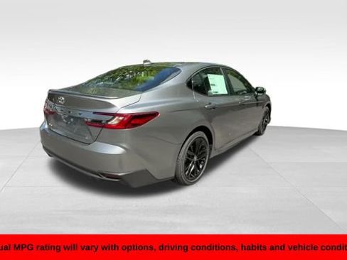 Used 2026 Toyota Camry SE FWD image 7