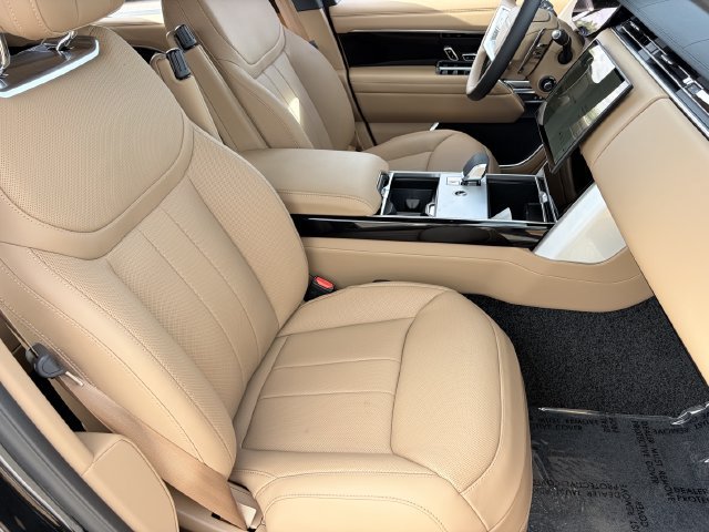 New 2026 Land Rover Range Rover Long Wheelbase SE AWD/4WD image 10