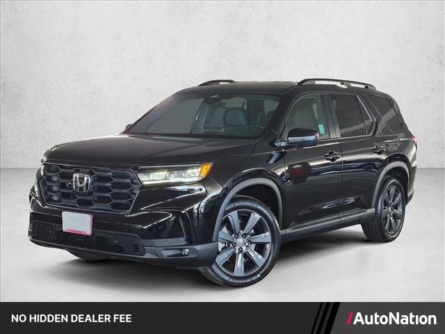 Used 2025 Honda Pilot Sport image 1