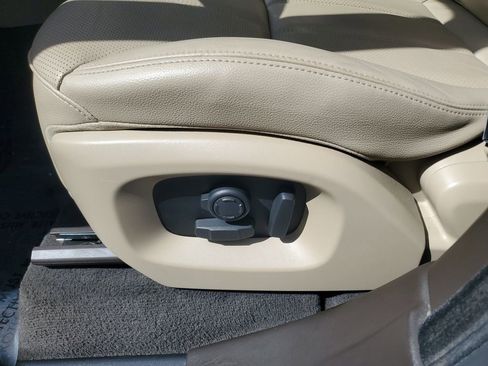 Used 2017 Land Rover Range Rover Sport SE image 25