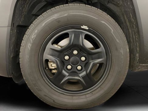 Used 2016 Jeep Renegade Sport w/ Power & Air Group image 20