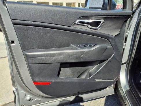 Used 2025 Kia Sportage LX FWD image 12