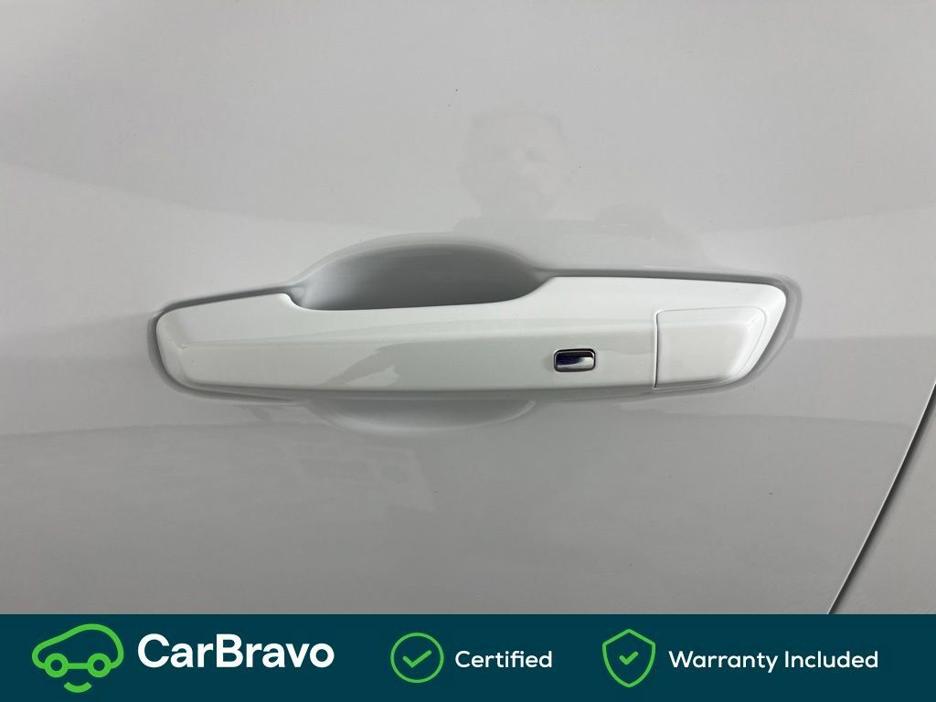 Used 2026 Chevrolet Equinox LT AWD/4WD image 16