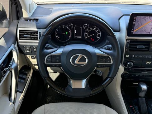 Used 2023 Lexus GX 460 Premium w/ Accessory Package image 23