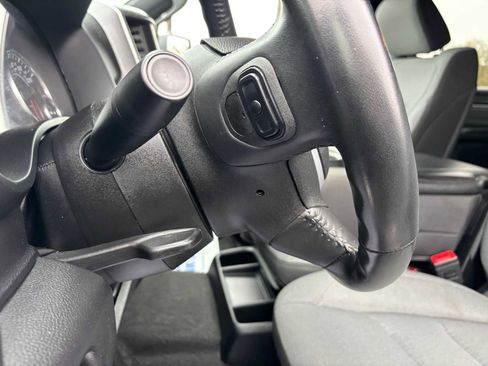 Used 2022 RAM 1500 Big Horn AWD/4WD image 18