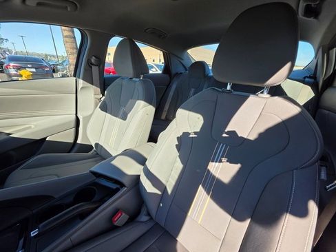 Certified 2025 Hyundai Elantra Sport image 11