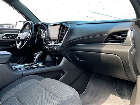 Used 2023 Chevrolet Traverse LT FWD image 14