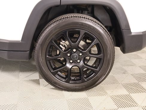 Used 2026 Jeep Compass Latitude AWD/4WD image 18