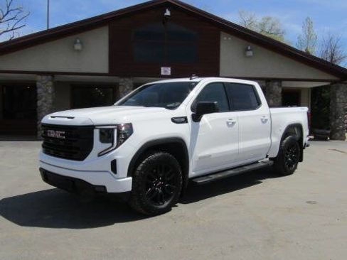 Used 2024 GMC Sierra 1500 Elevation AWD/4WD image 2
