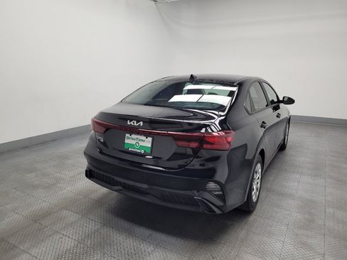 Used 2023 Kia Forte LX FWD image 7