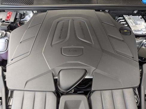 Certified 2026 Porsche Cayenne AWD/4WD image 27