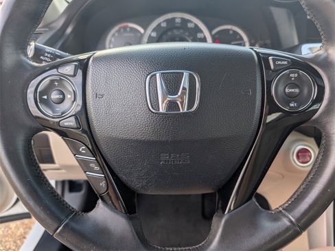 Used 2017 Honda Accord EX-L image 21