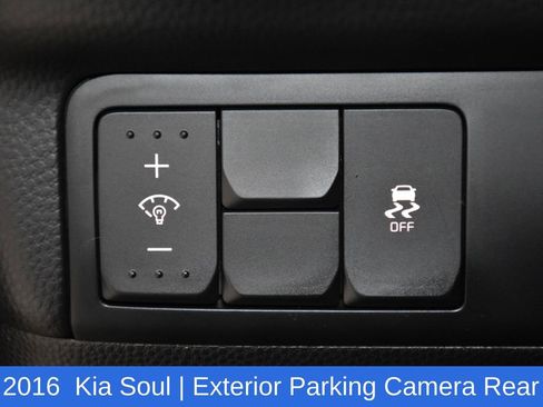 Used 2016 Kia Soul + image 9