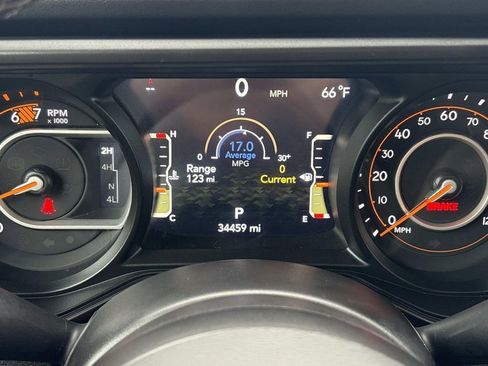 Used 2025 Jeep Wrangler Unlimited Rubicon AWD/4WD image 12