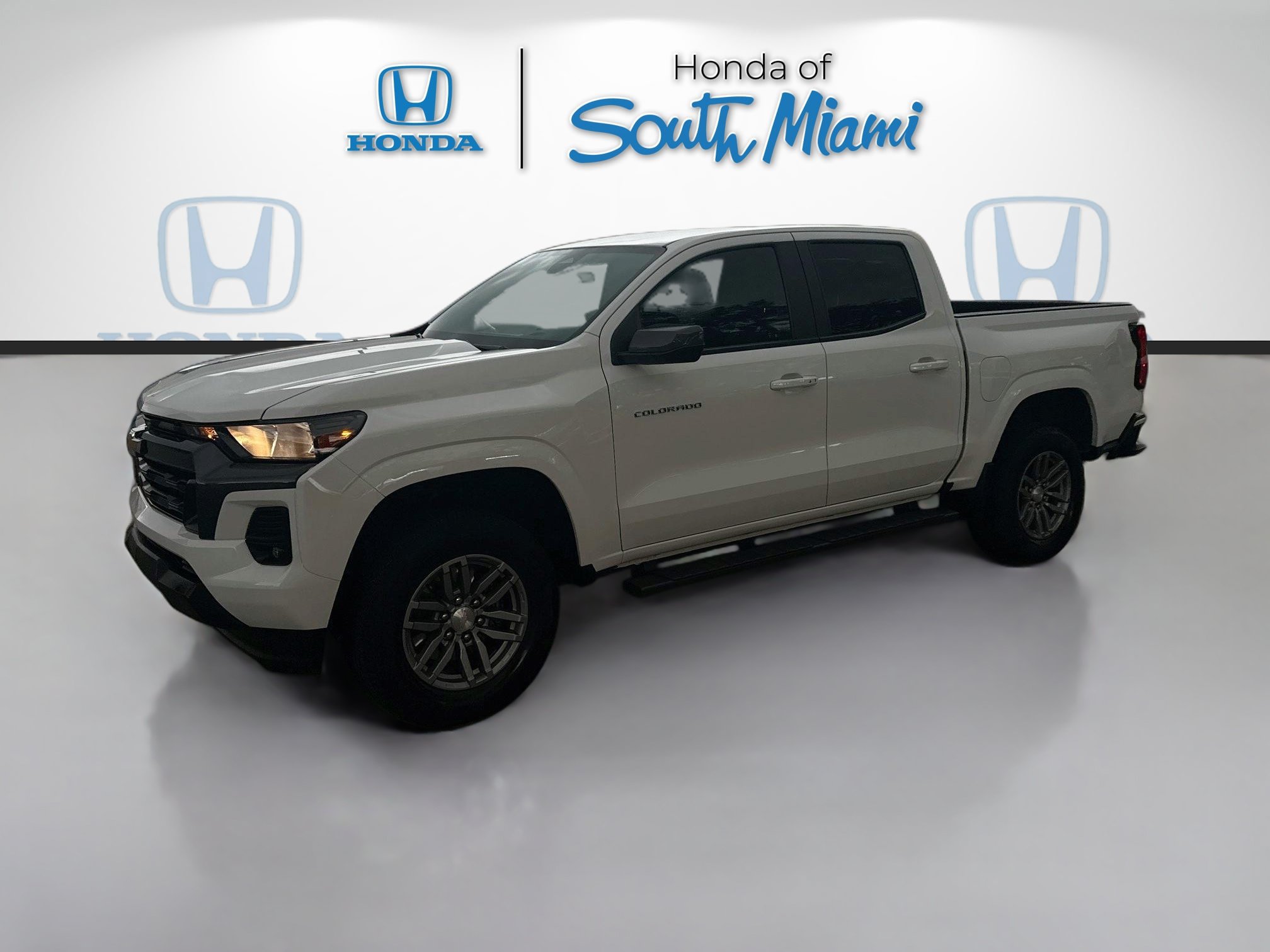 Used 2024 Chevrolet Colorado LT w/ LT Convenience Package RWD image 3
