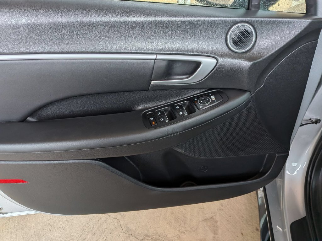 Used 2025 Hyundai Sonata SEL FWD image 11