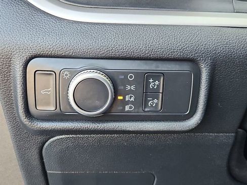 Used 2020 Ford Explorer XLT RWD image 17