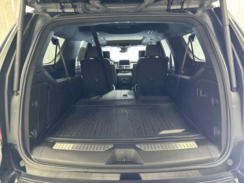 Used 2023 Chevrolet Suburban High Country AWD/4WD image 31