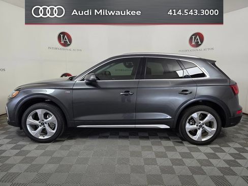 Used 2023 Audi Q5 2.0T Premium Plus w/ Premium Plus Package AWD/4WD image 6