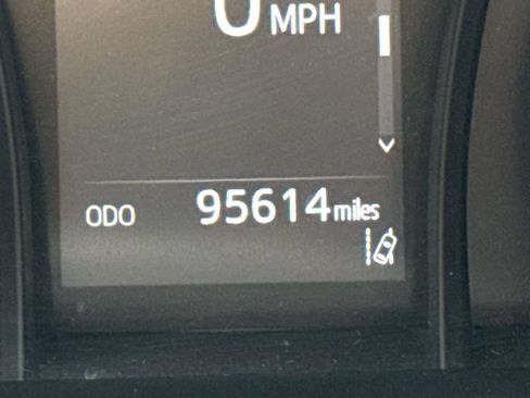 Used 2021 Toyota Camry SE FWD image 39