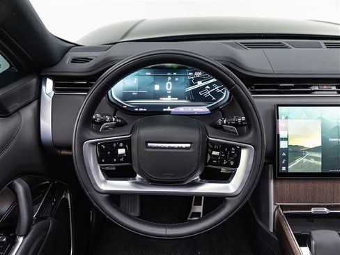 Used 2025 Land Rover Range Rover SE AWD/4WD image 20